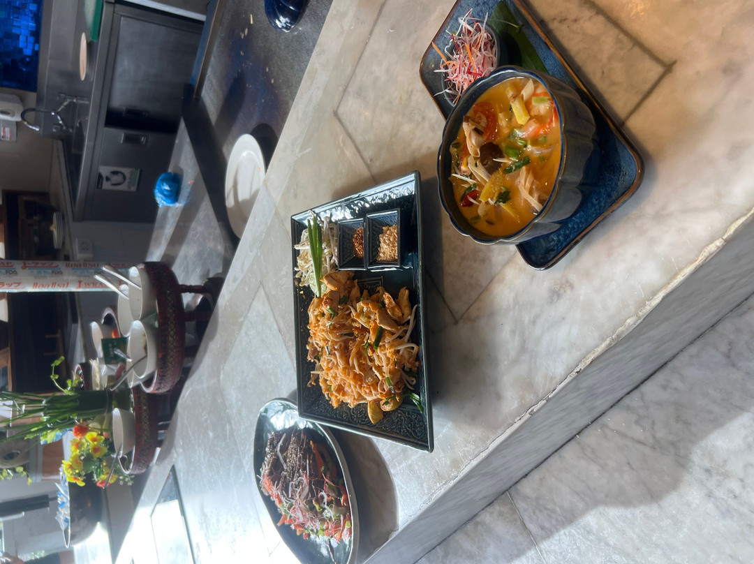 普吉岛巴东阿维斯塔美憬阁酒店