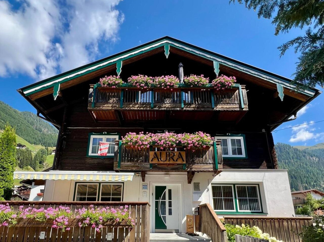 AURA Bed & Breakfast