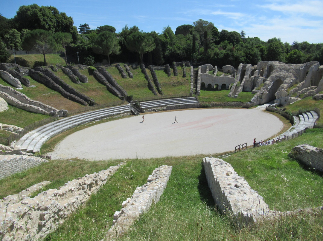 Amphithéâtre de Saintes-桑特必去景点
