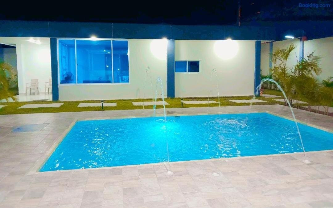 Cabanas Compostela Gigante
