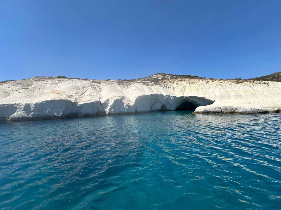 Odysseus A. Yacht Cruises-Adamas必去景点