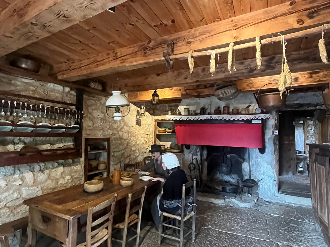 La Ferme Caussenarde d'Autrefois-Hures-la-Parade必去景点