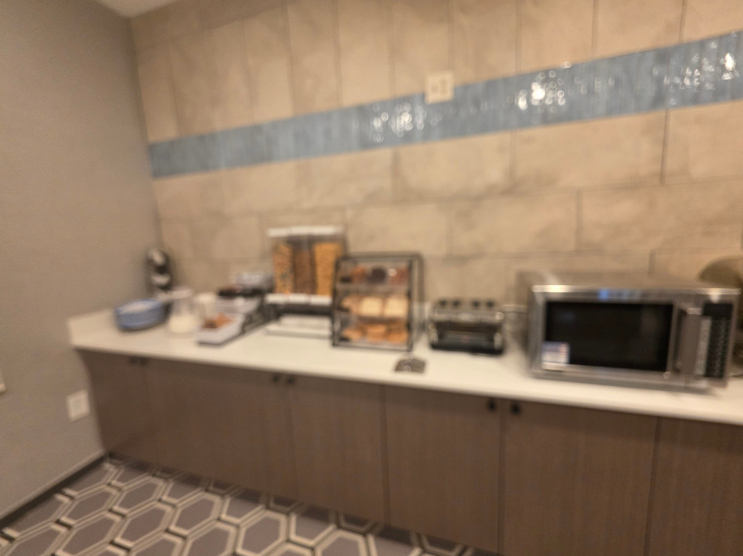 温德姆拉昆塔诺克斯维尔西区酒店及套房主图