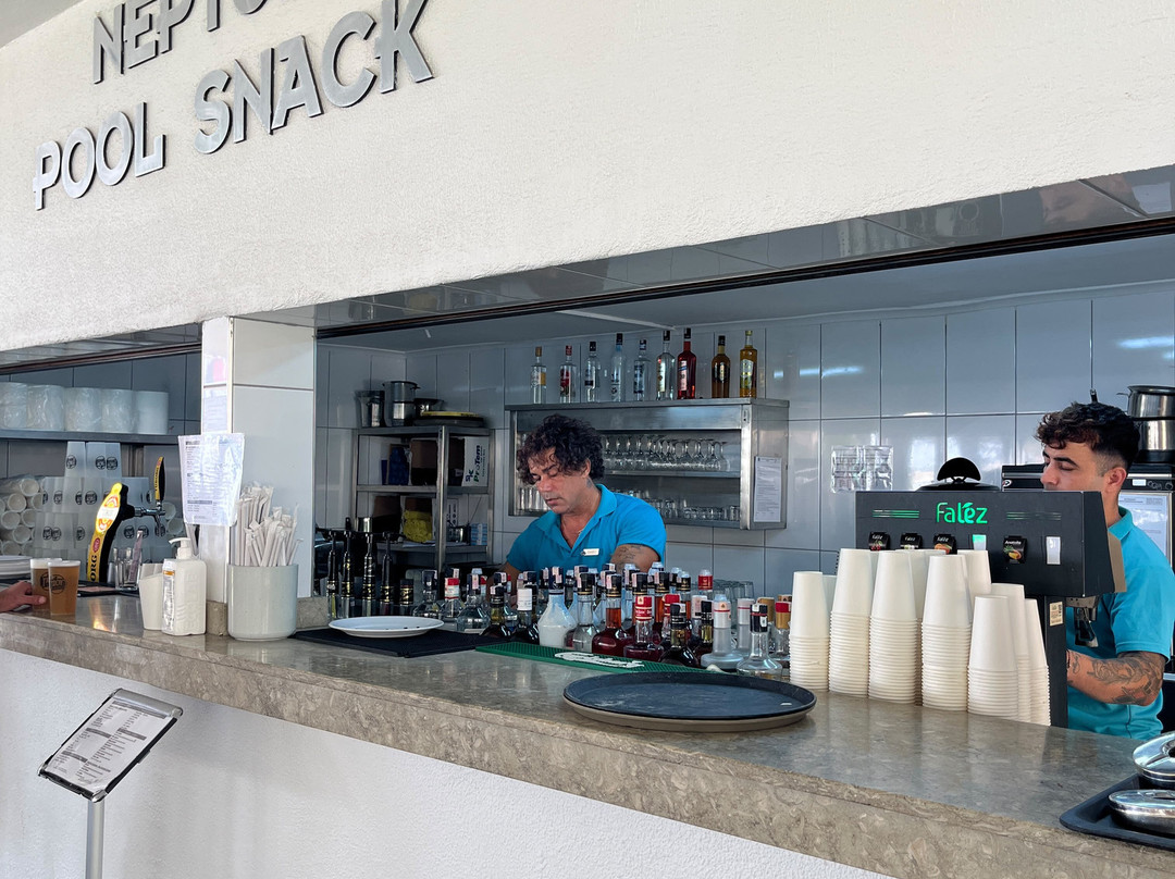 拉布拉达阿兰图酒店主图