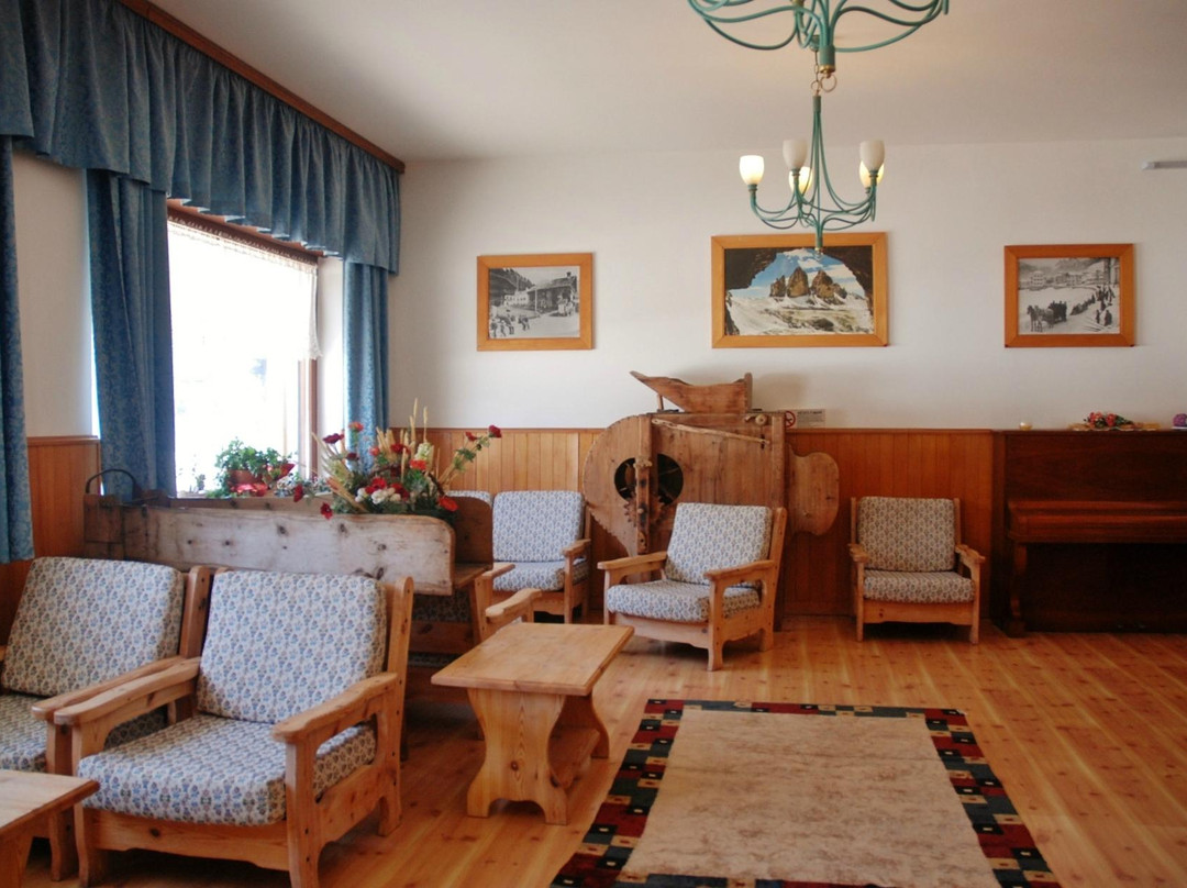 Misurina酒店住宿-Albergo Dolomiti Des Alpes