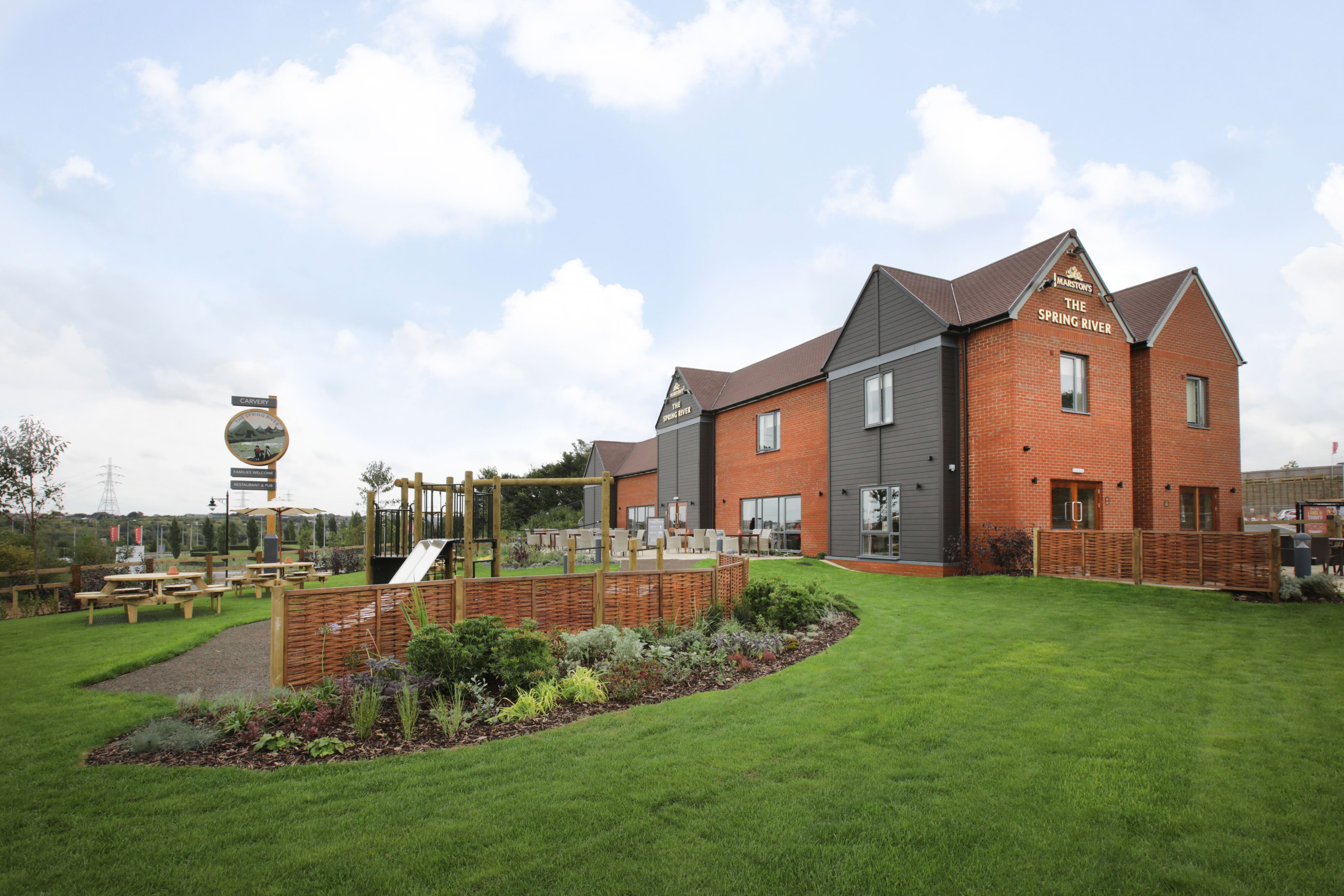 Spring River Ebbsfleet-官方