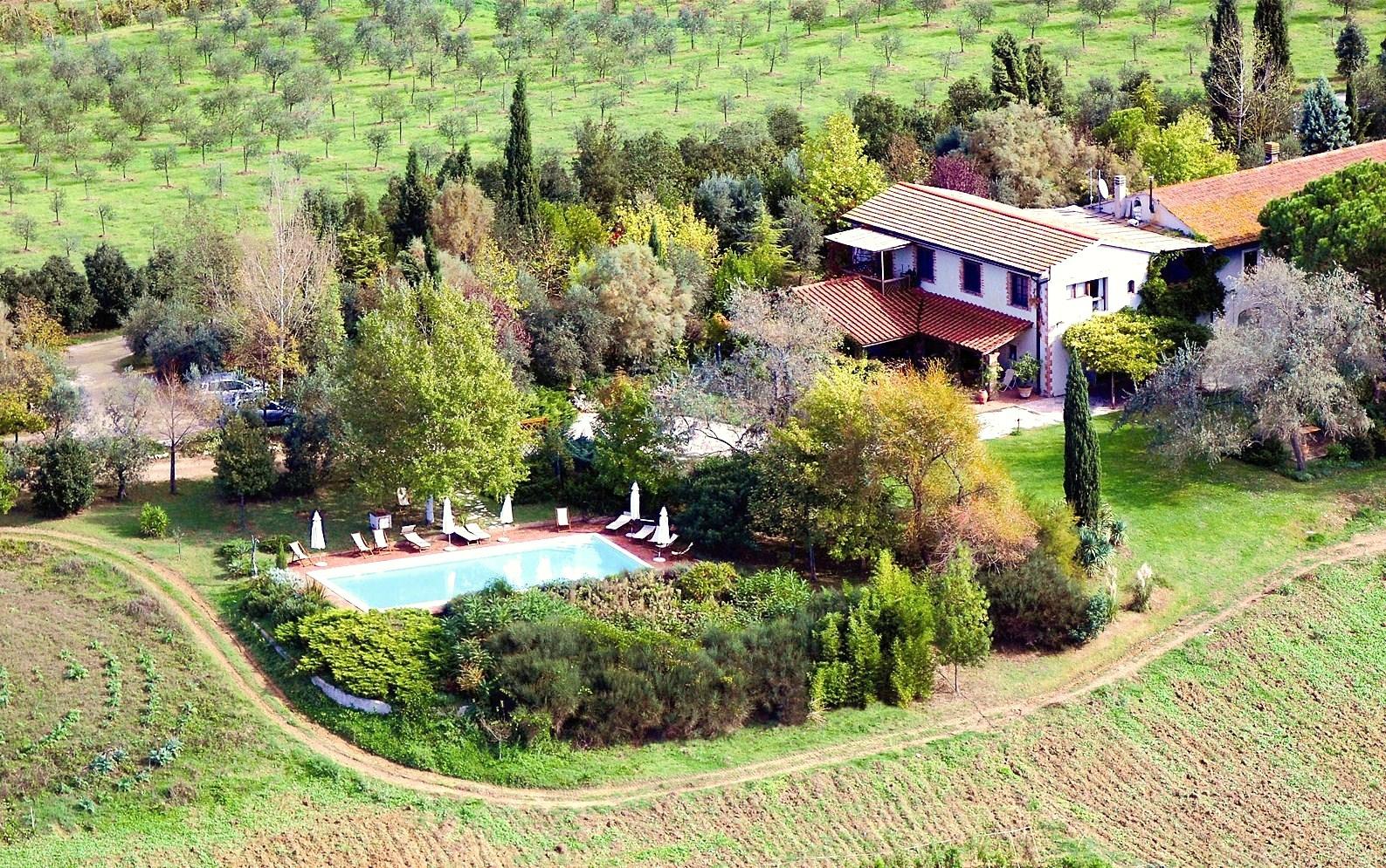 Agriturismo il Fondaccio-泳池