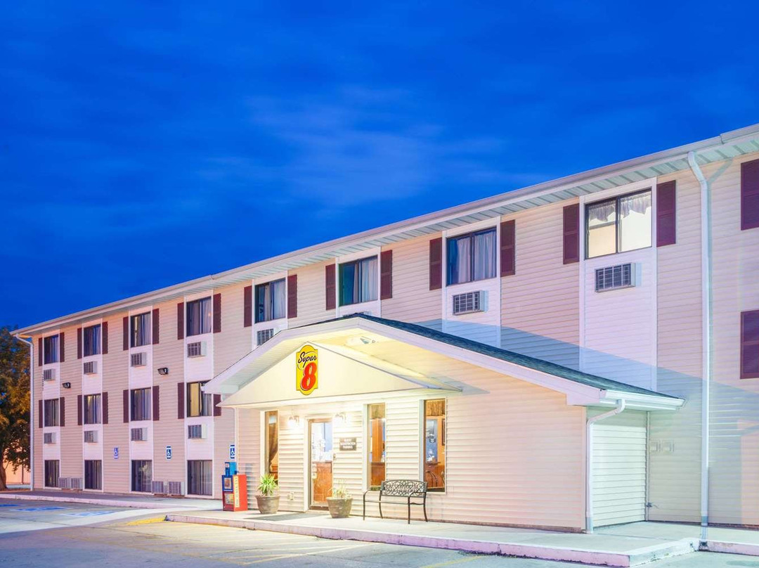 Super 8 by Wyndham Burlington