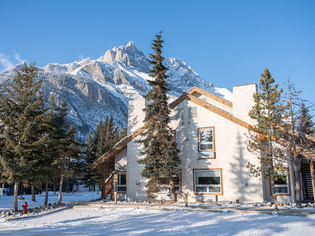 班福洛基山度假酒店主图