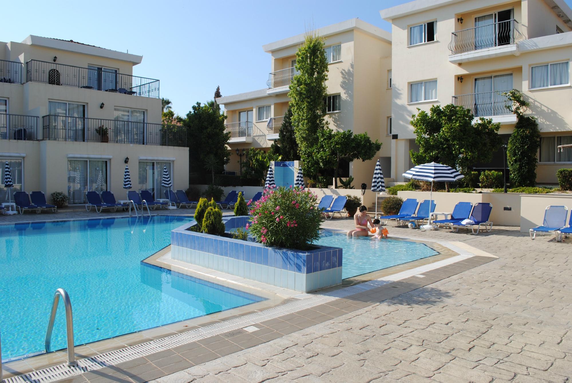 Nicki Holiday Resort Polis-泳池