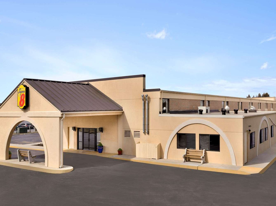 Shippensburg酒店住宿-Super 8 by Wyndham Chambersburg I-81