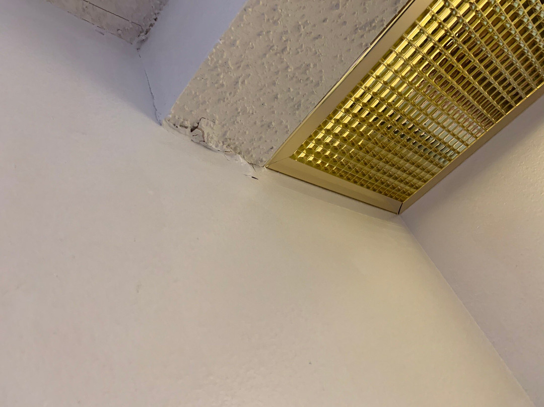 Center Lodge & Jacuzzi Suites