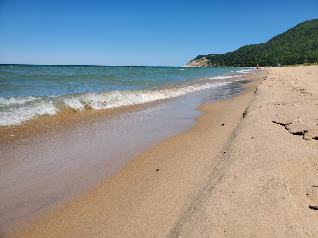 Esch Beach景点图片