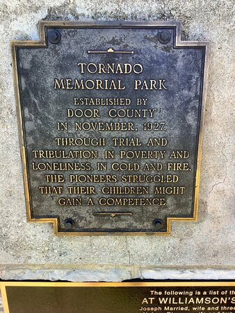 Tornado Memorial County Park-Brussels必去景点