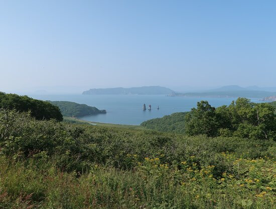 Three Brothers Rocks景点图片