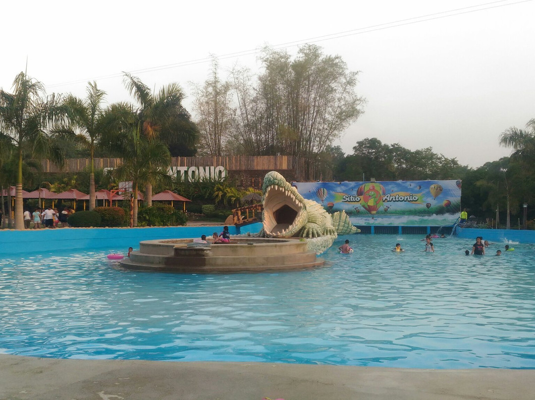 Sitio Antonio Wavepool Resort景点图片