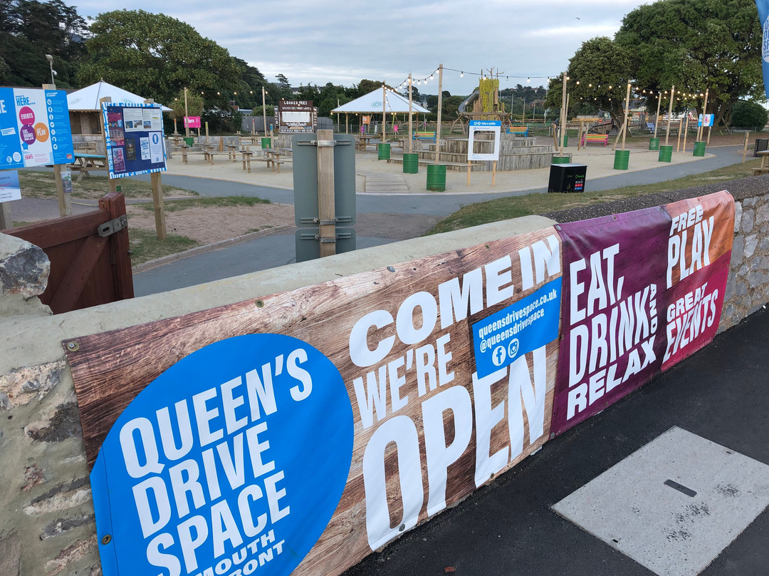 Queen’s Drive Space景点图片