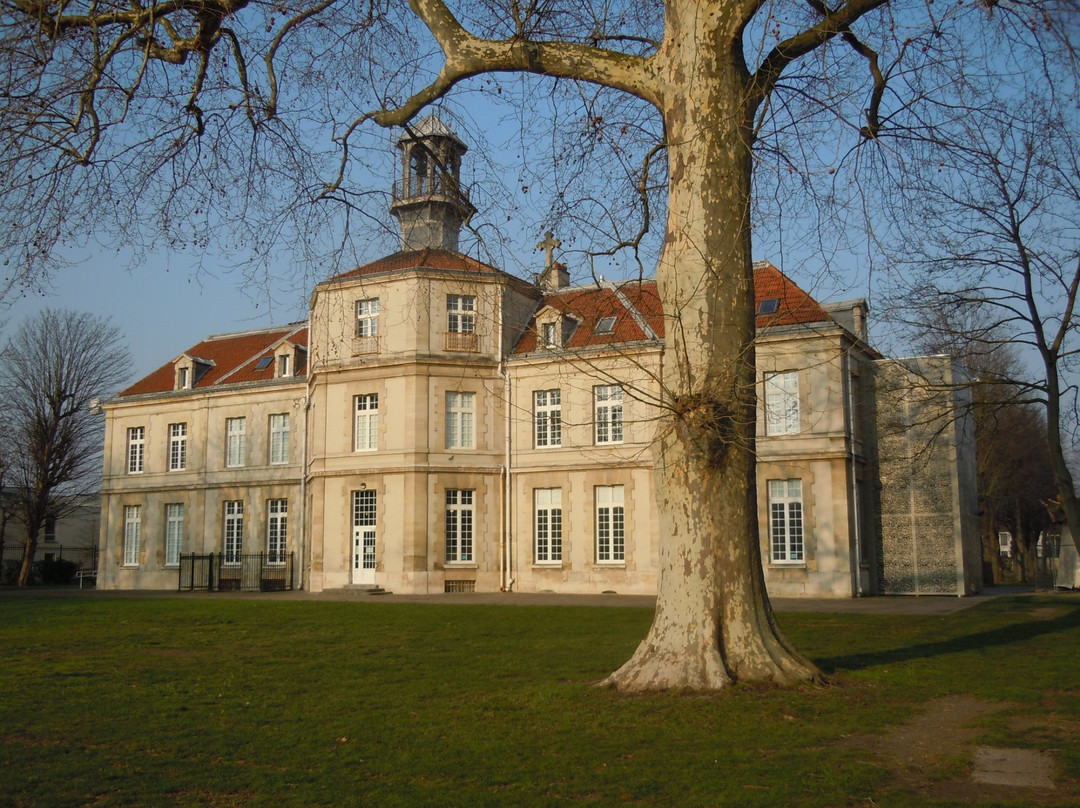 Château de Ladoucette景点图片