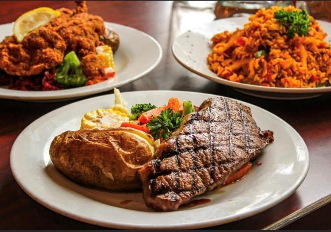 瓦沙加海滩餐馆和美食-The Iron Skillet