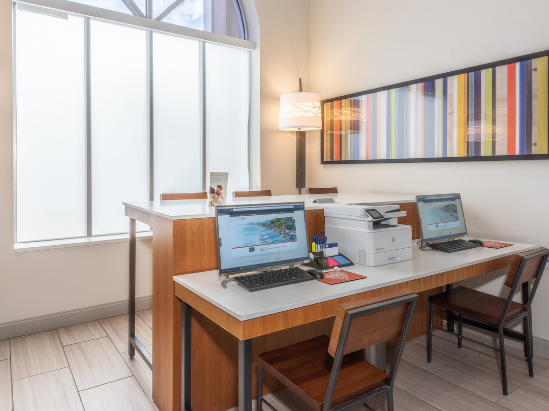 Holiday Inn Express & Suites Bradenton West By IHG主图