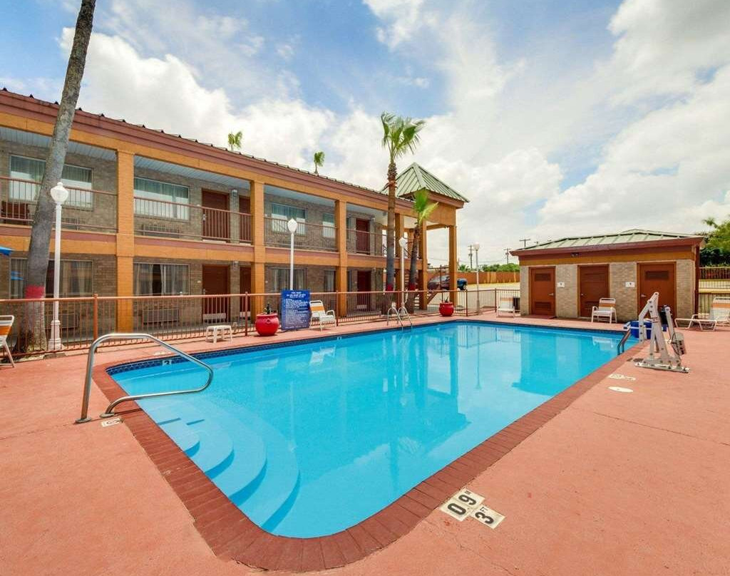 Econo Lodge Inn & Suites Eagle Pass主图