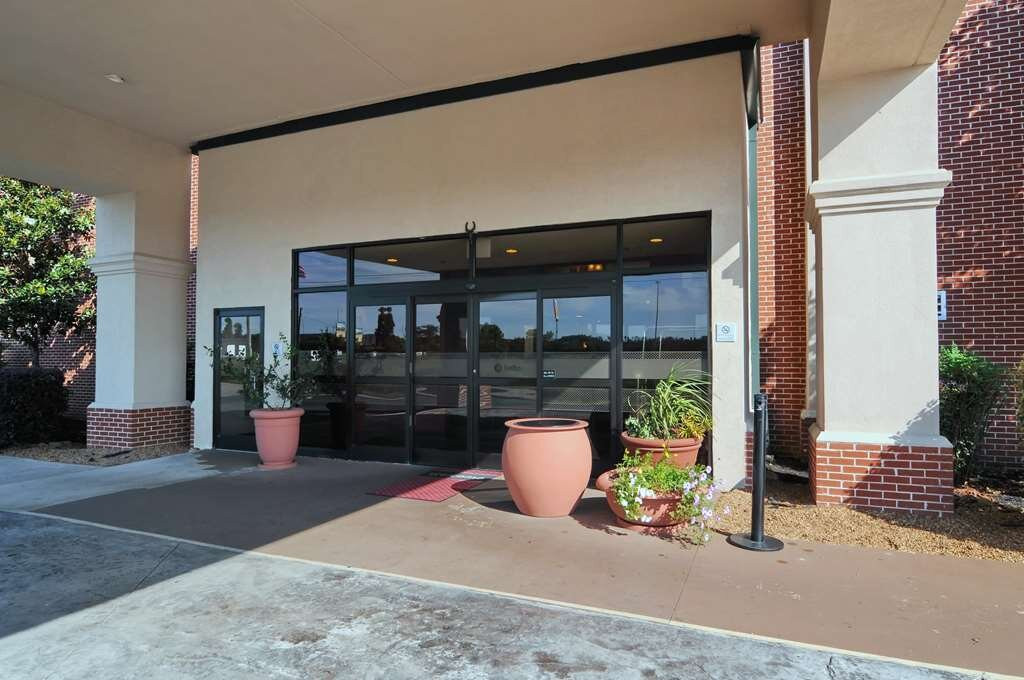 阿森斯希尔顿恒庭酒店主图