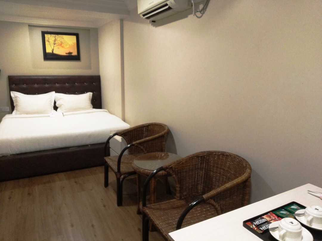 White House Hotel主图