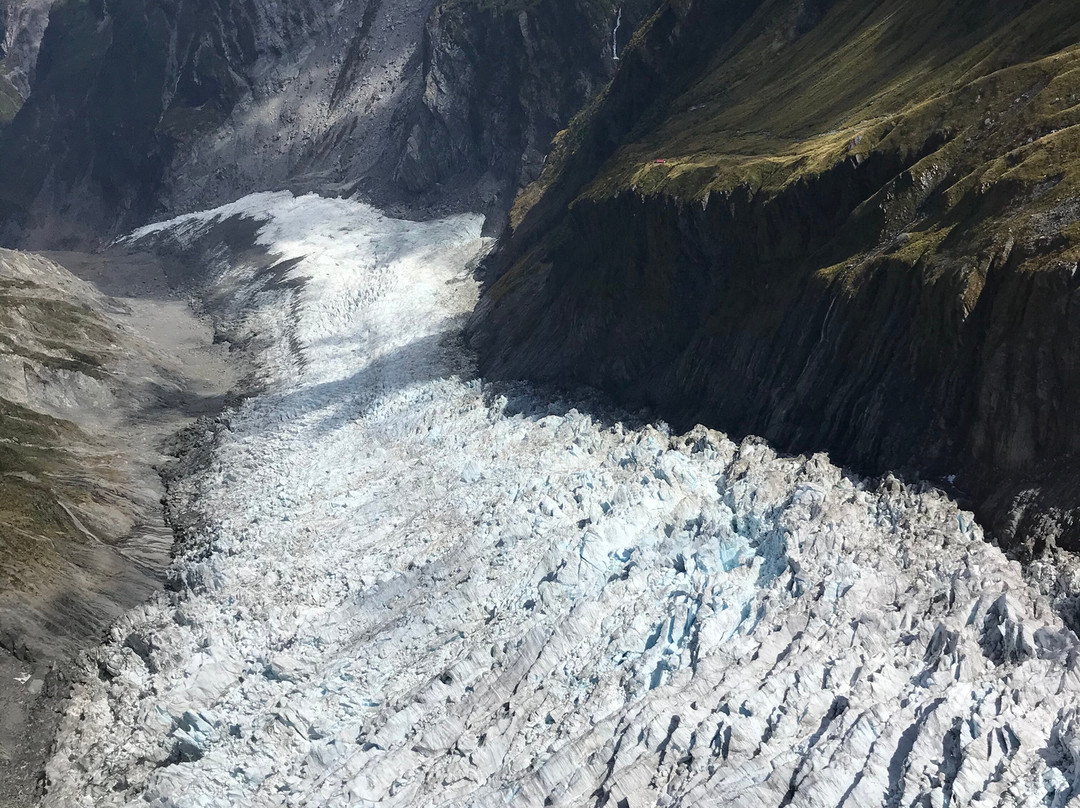 Glacier Country Scenic Flights景点图片