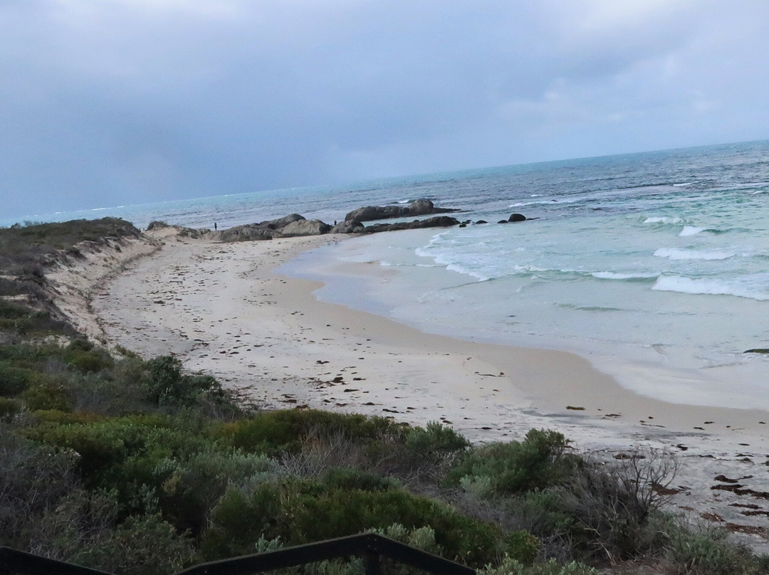 Barrens Beach景点图片