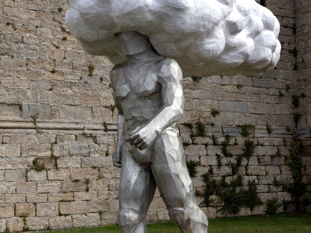 Sculpture l'Arpenteur