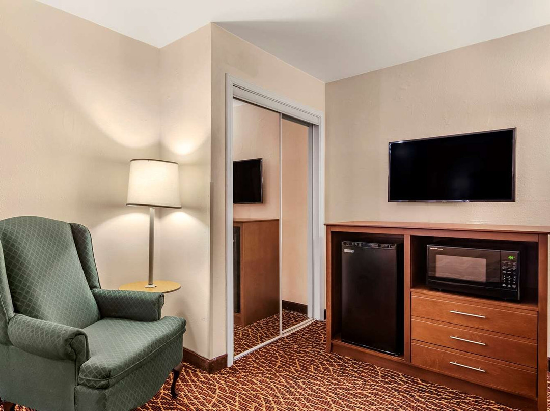 Quality Inn Marietta near Dobbins ARB主图