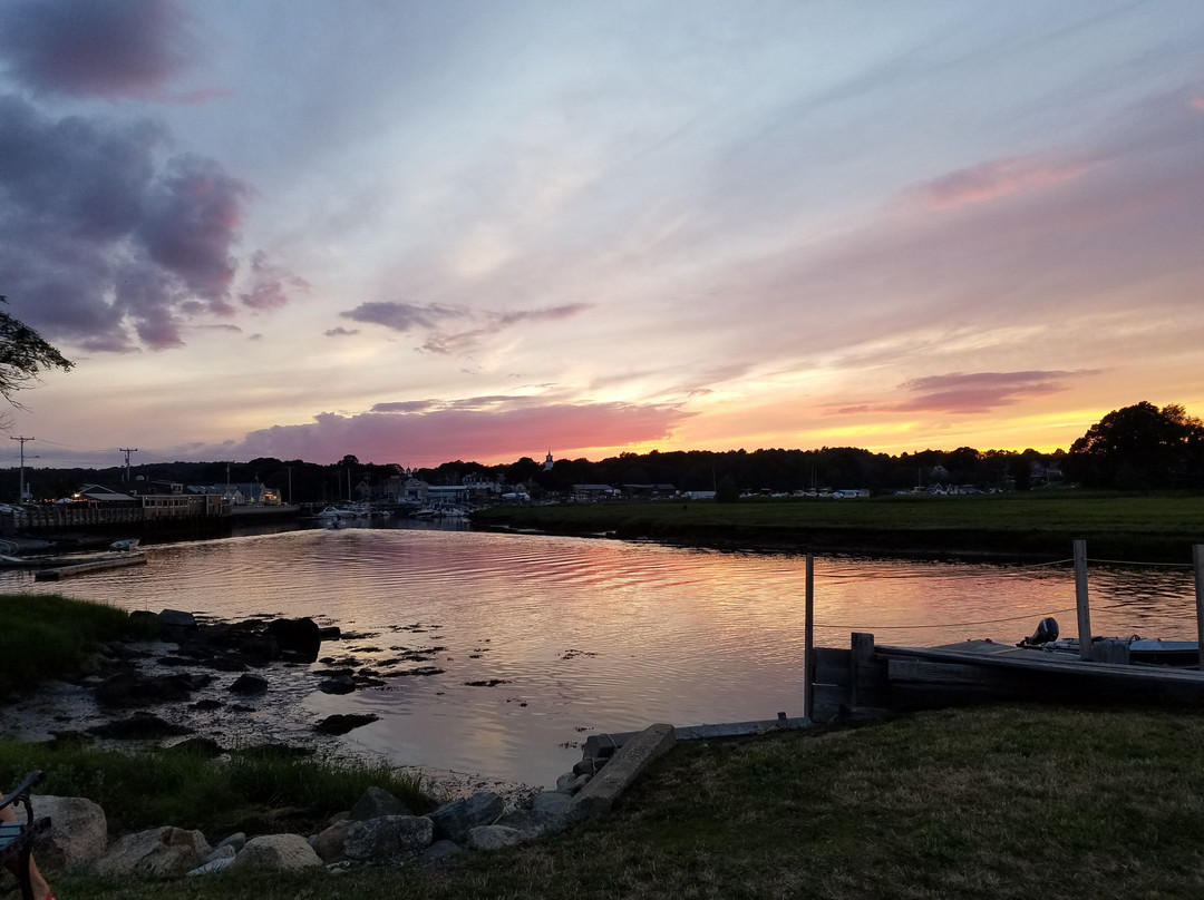 Shea's Riverside Inn & Motel主图