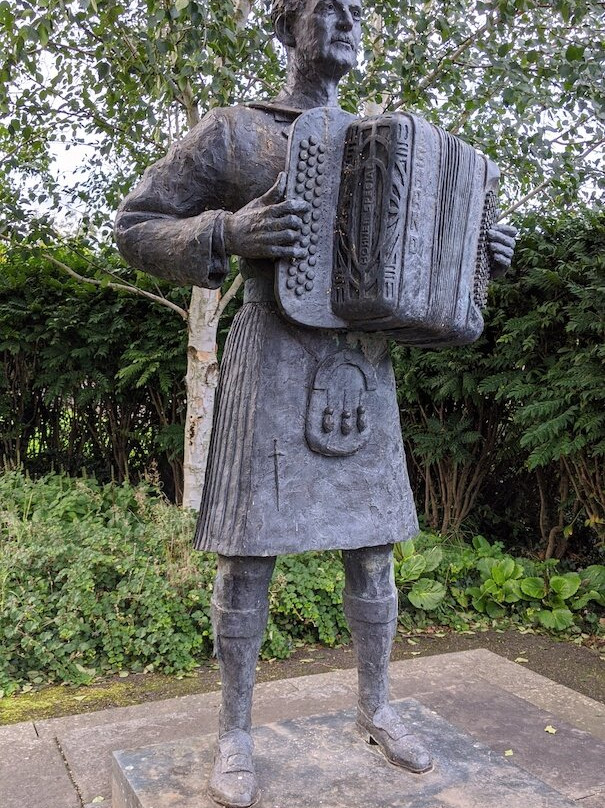 Jimmy Shand Statue-Auchtermuchty必去景点