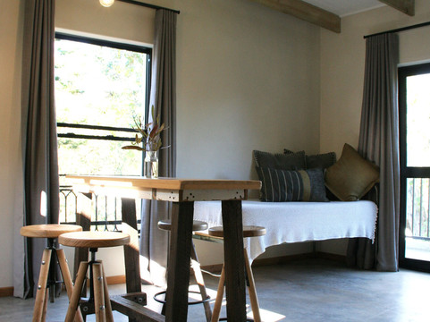 阿沃与奥克酒店主图