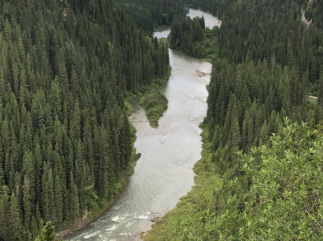 Kinuseo Falls-Tumbler Ridge必去景点