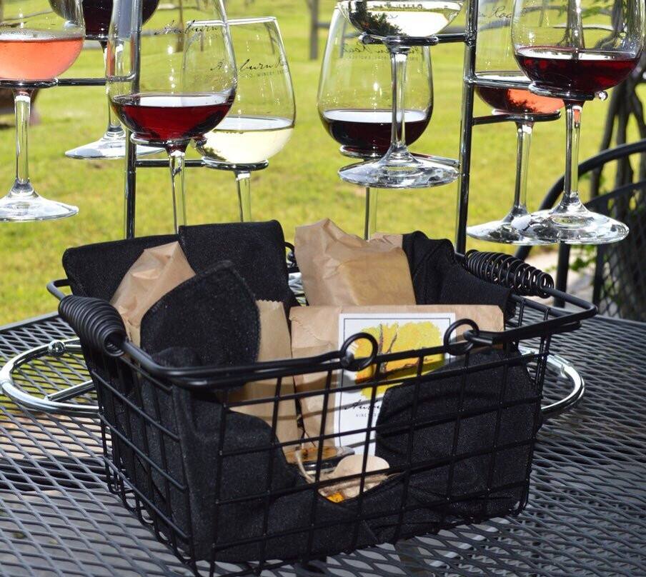 Auburn Road Vineyard & Winery景点图片