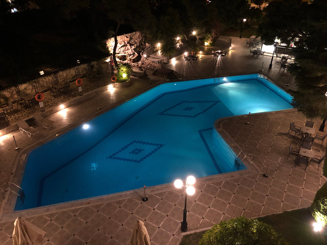 绿洲大公寓酒店主图