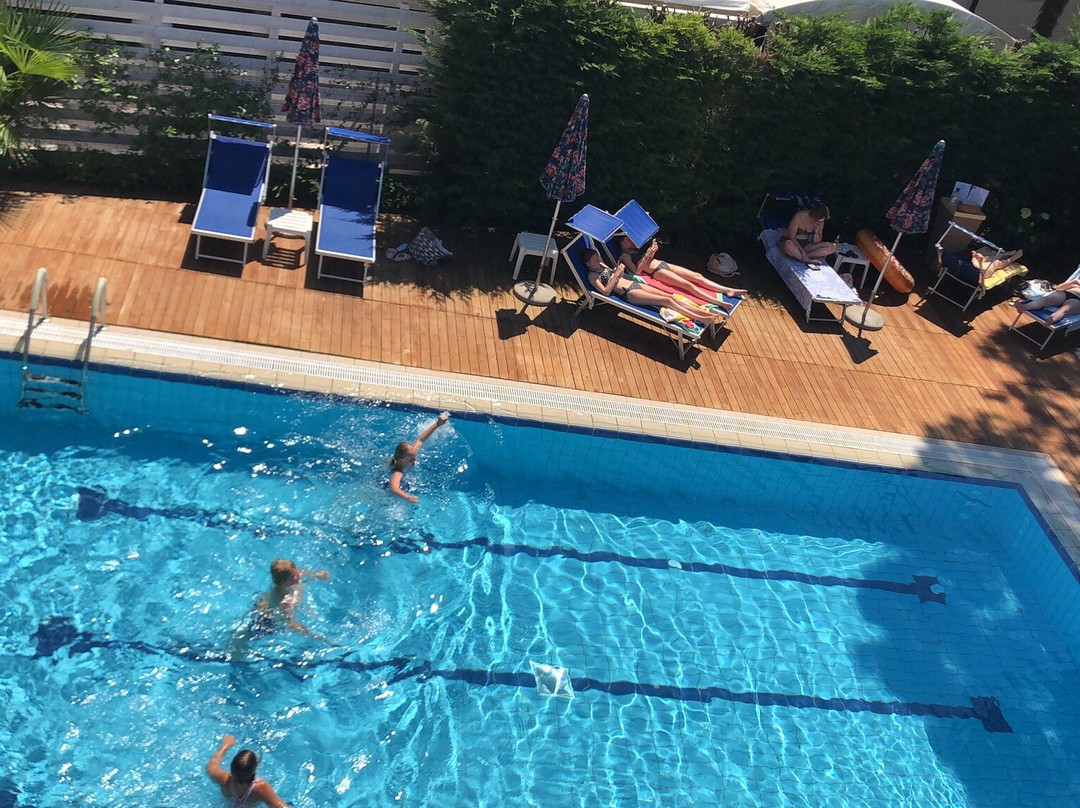 Aparthotel Harvey主图