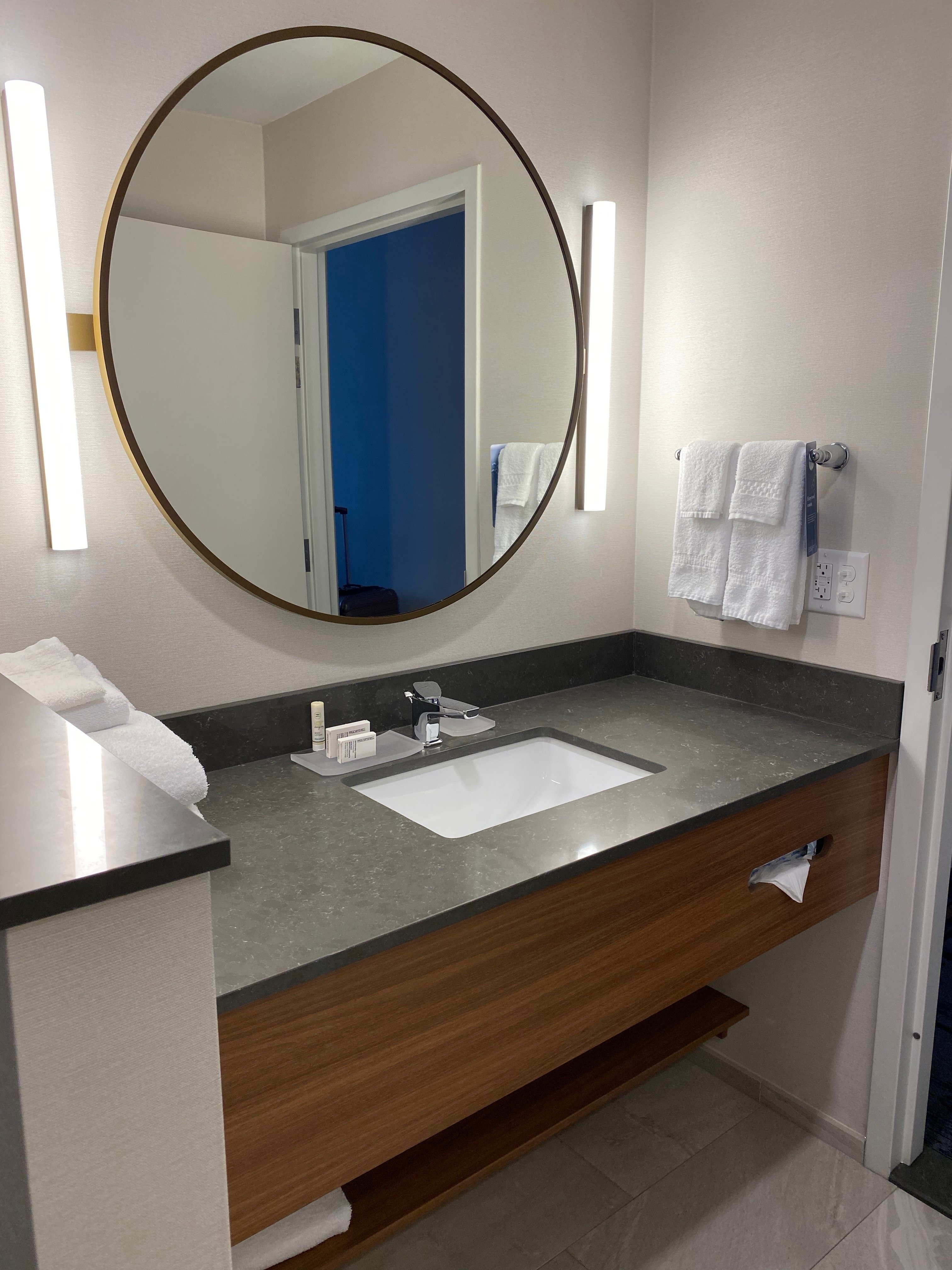 Fairfield Inn & Suites by Marriott Fort Smith-浴室