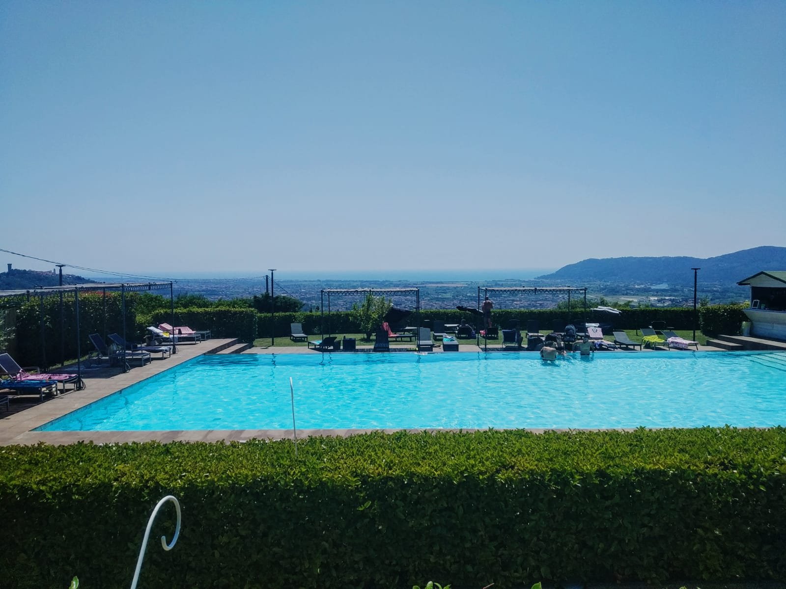 Albergo La Castellana-泳池