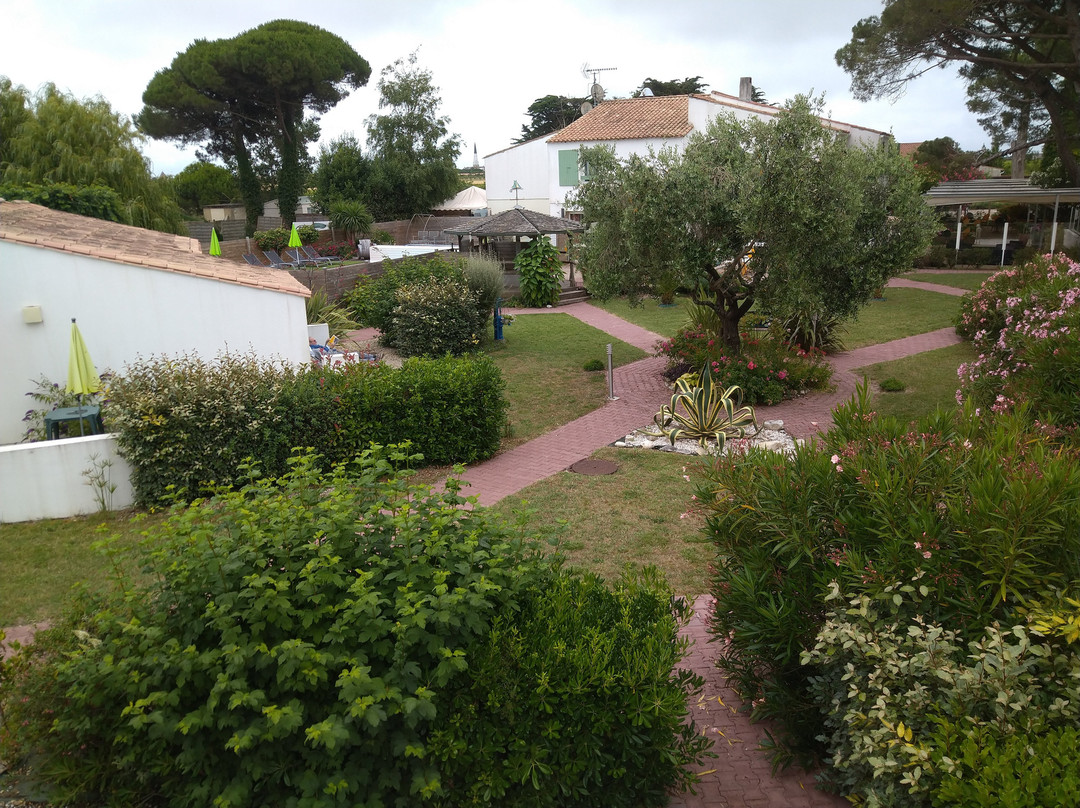 太阳伞酒店主图