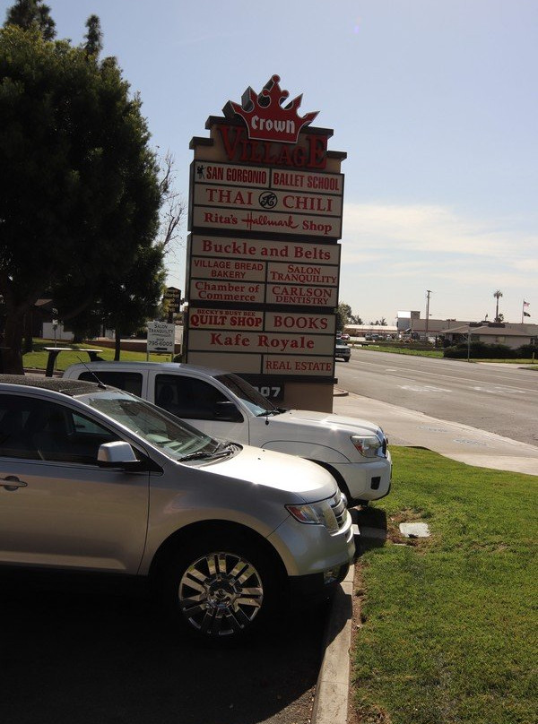 Crown Village Clock Tower-Calimesa必去景点