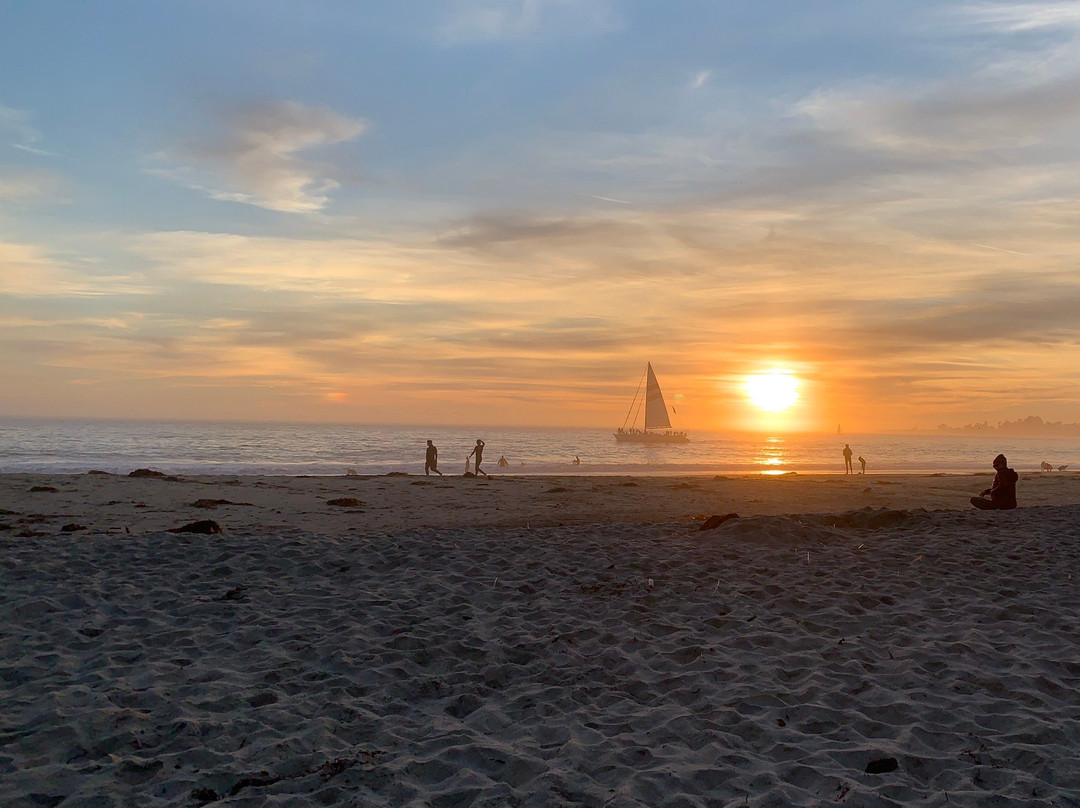 Twin Lakes State Beach-圣克鲁斯必去景点