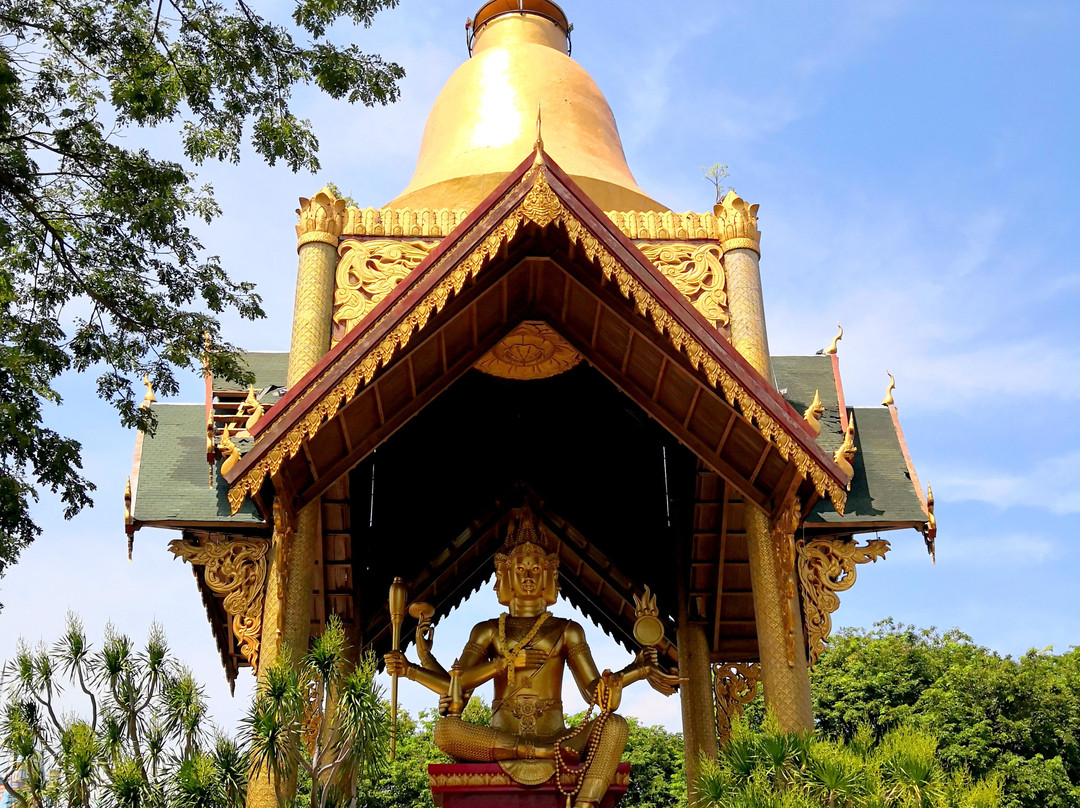 Four Face Buddha Statue-泗水必去景点