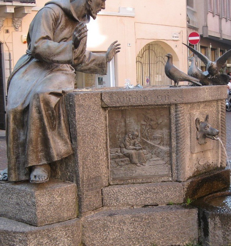 Fontana di San Francesco景点图片