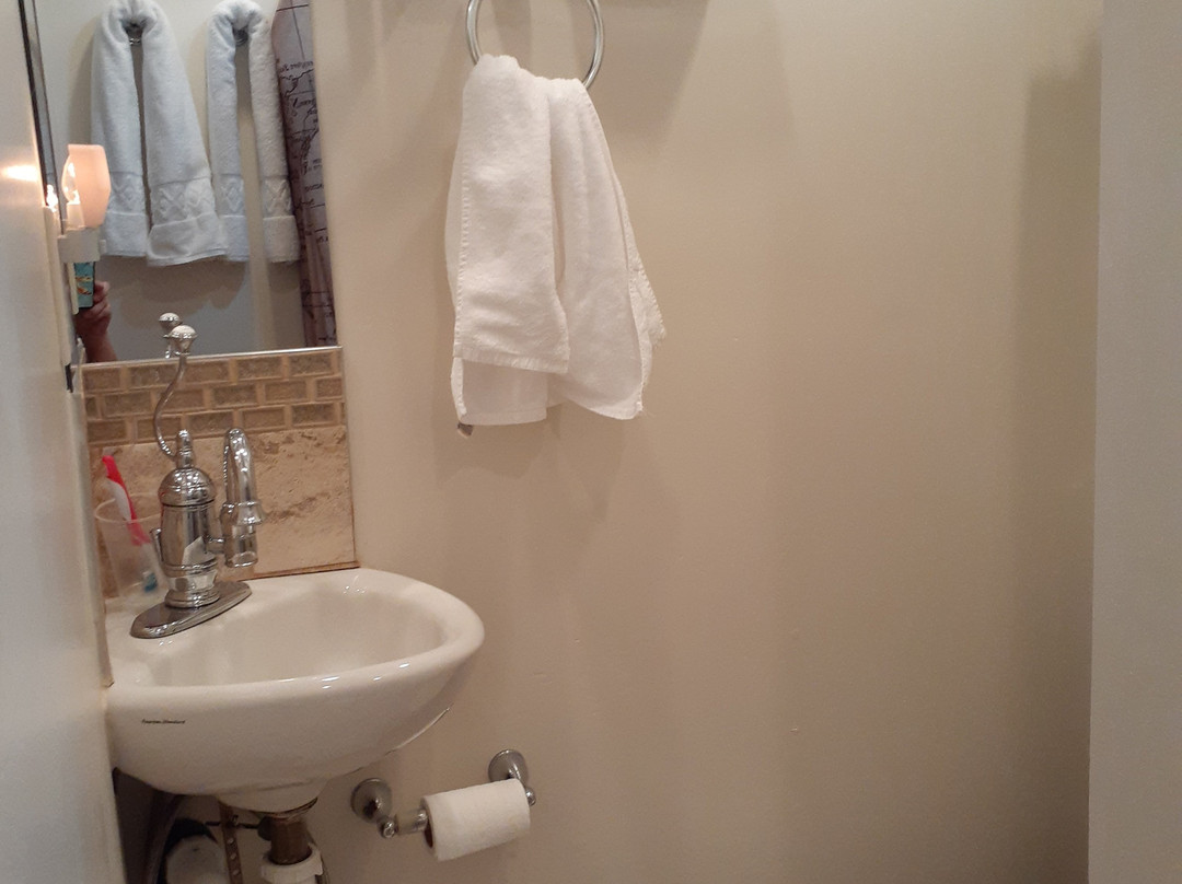 The Iron Horse Inn主图