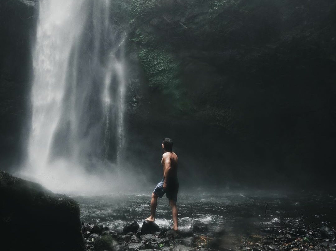Coban Jodo Waterfall景点图片