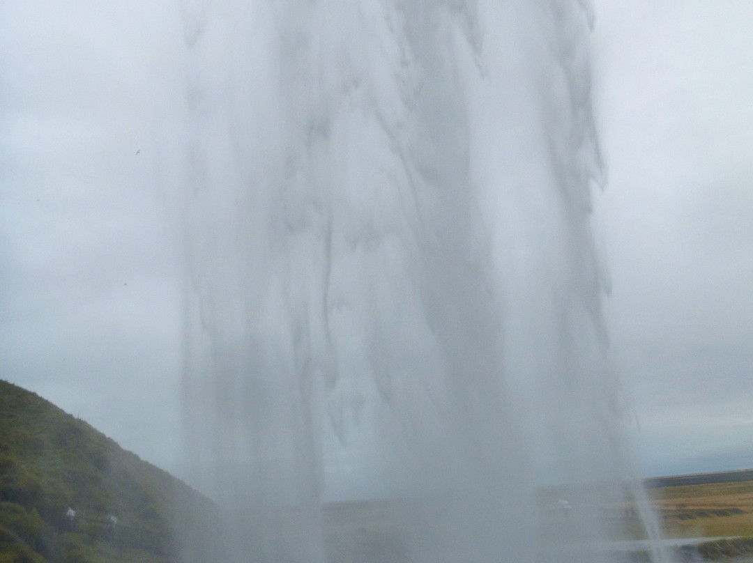 Seljalandsfoss-霍尔斯沃德吕尔镇必去景点