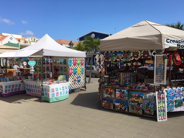 Bonaire Arts and Crafts Cruise Market-Kralendijk必去景点