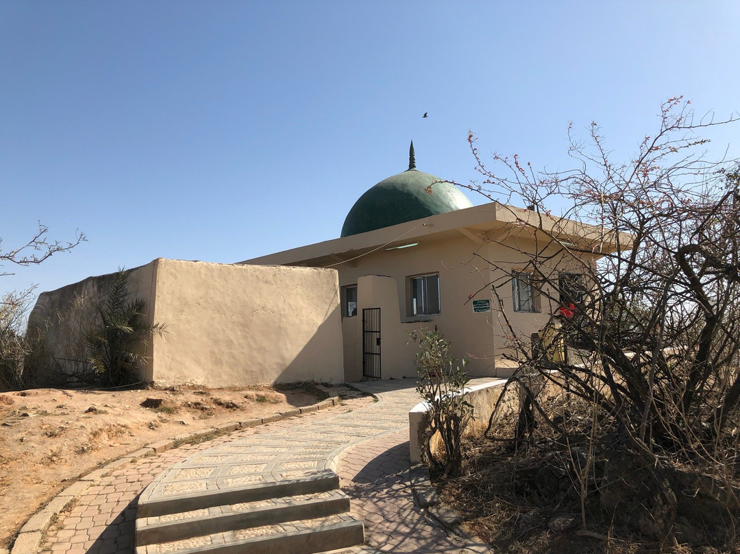 纳比耶亚布墓-null必去景点